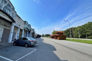 Cheap Single Storey Terrace Factory For Sale @ Nilai 3, Nilai Seremban