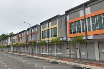 Shops lots in Blossom Rahang with tenancy 