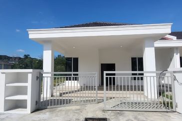 SENAWANG RUMAH SEMI D setingkat Baru siap