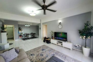 Pangsapuri Bukit Awansari (OG Court)