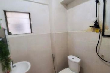 Pangsapuri Bukit Awansari (OG Court)