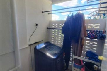 Pangsapuri Bukit Awansari (OG Court)