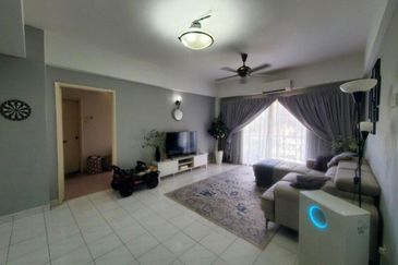 Pangsapuri Bukit Awansari (OG Court)