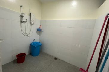 Taman Tai onn, Jalan gombak, chong hwa single storey bungalow house for sale