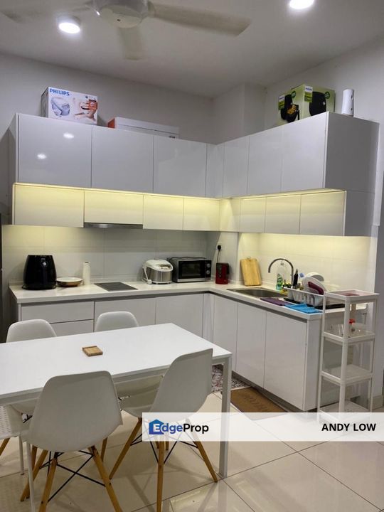Putra Residence near LRT station middle floor for sale, Selangor, Putra Heights