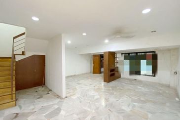 Bandar Menjalara (Desa Seri Mahkota)