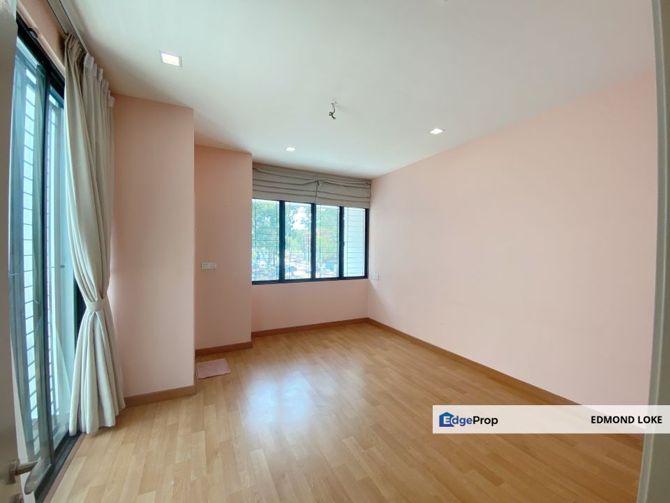 Perdana Residence 2 , Renovated , Freehold , Extra Land Behind, Selangor, Selayang