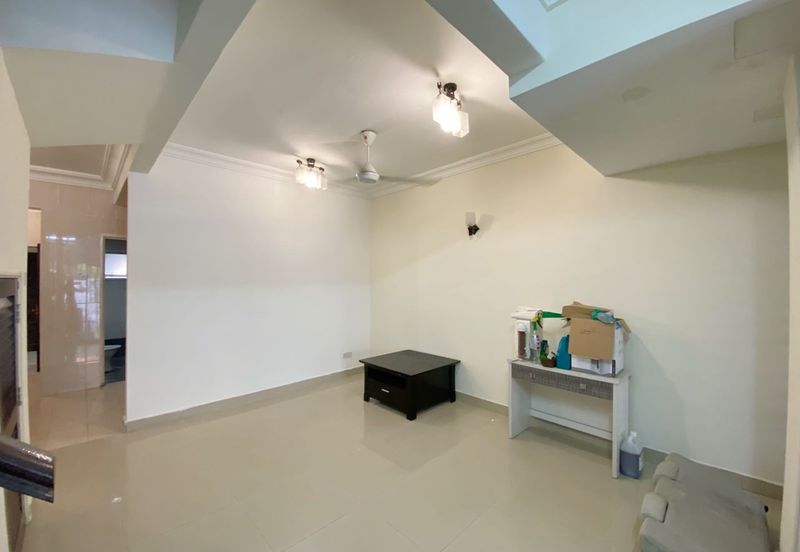 Laman Rimbunan , Renovated , Kitchen Extended