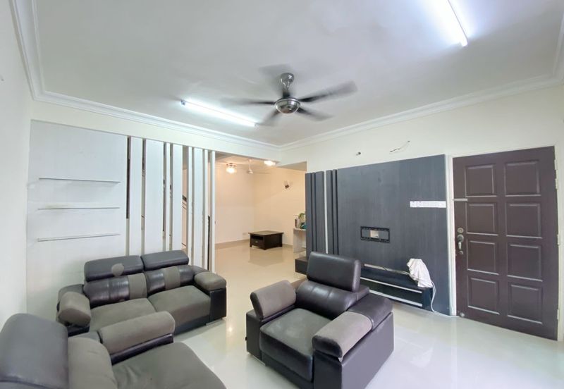 Laman Rimbunan , Renovated , Kitchen Extended