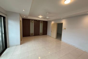 Taman Sinar Suria , Freehold , Gated & Guarded 