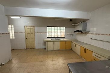 Taman Sinar Suria , Freehold , Gated & Guarded 