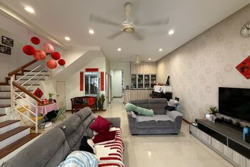 Sunway Spk , 2 Sty House , Kitchen Extended 