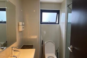 Royalle Condominium @ North Kiara