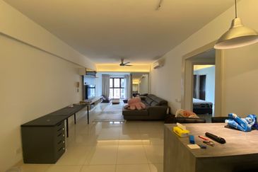 Royalle Condominium @ North Kiara