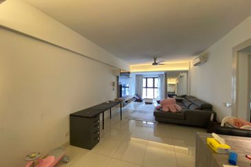 Royalle Condominium @ North Kiara