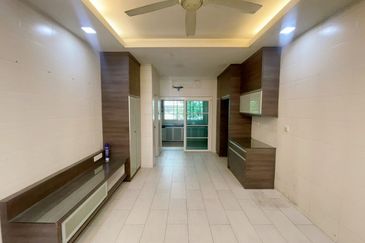 Bandar Menjalara (Desa Seri Mahkota)