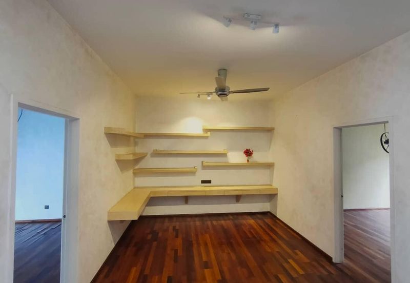 Sunway Spk , 2.5 Sty House , Freehold 