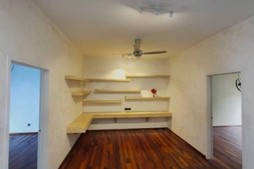 Sunway Spk , 2.5 Sty House , Freehold 