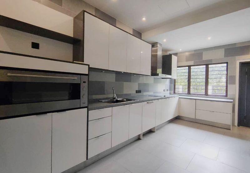 Sunway Spk , 2.5 Sty House , Freehold 