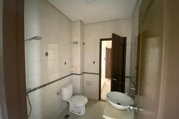 Sunway Spk 2 Sty For Sell , Well Kept , Basic