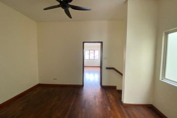 Sunway Spk 2 Sty For Sell , Well Kept , Basic