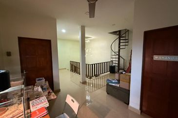 Kepong Baru Uphill , Double Storey , Freehold , Corner Unit 