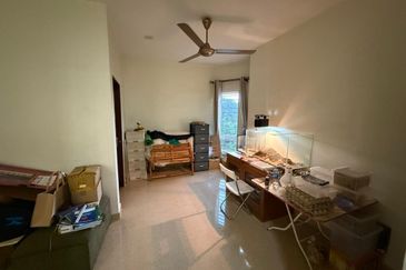 Kepong Baru Uphill , Double Storey , Freehold , Corner Unit 