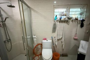 Kepong Baru Uphill , Double Storey , Freehold , Corner Unit 