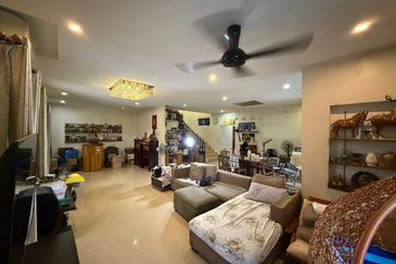 Kepong Baru Uphill , Double Storey , Freehold , Corner Unit 