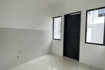 Double Storey Terrace House, Alma