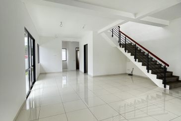 Double Storey Terrace House, Alma