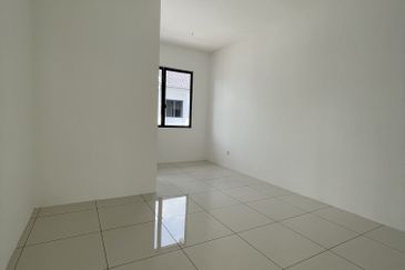 Double Storey Terrace House, Alma