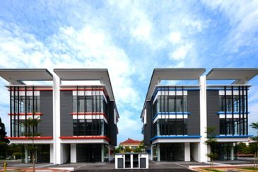 New Semi D Shoplot, Kulim Hi Tech