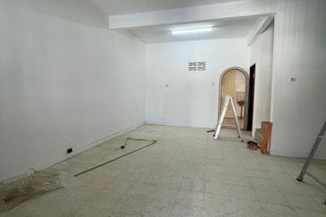 Double Storey House, Taman Meranti