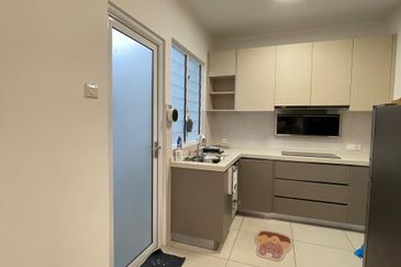 Fully Furnished, The Park Apartments