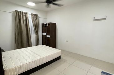 Fully Furnished, The Park Apartments