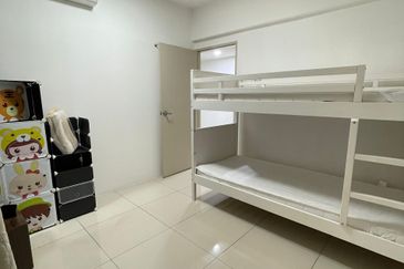 Fully Furnished, The Park Apartments