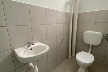 Flat Orange Serdang, Kepala Batas