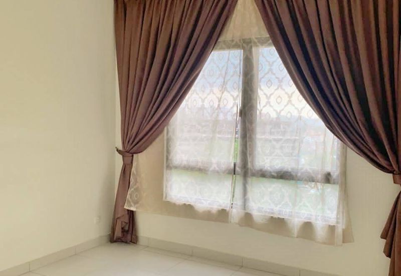 Pandora @ Tropicana Metropark