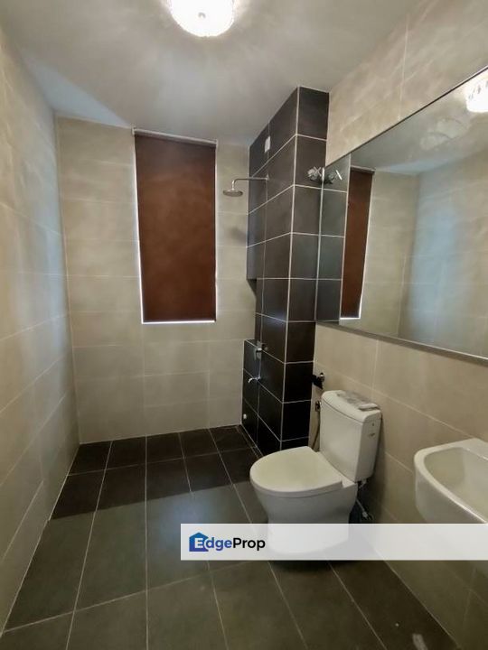 Puncak Bestari Azalea, Selangor, Bandar Puncak Alam