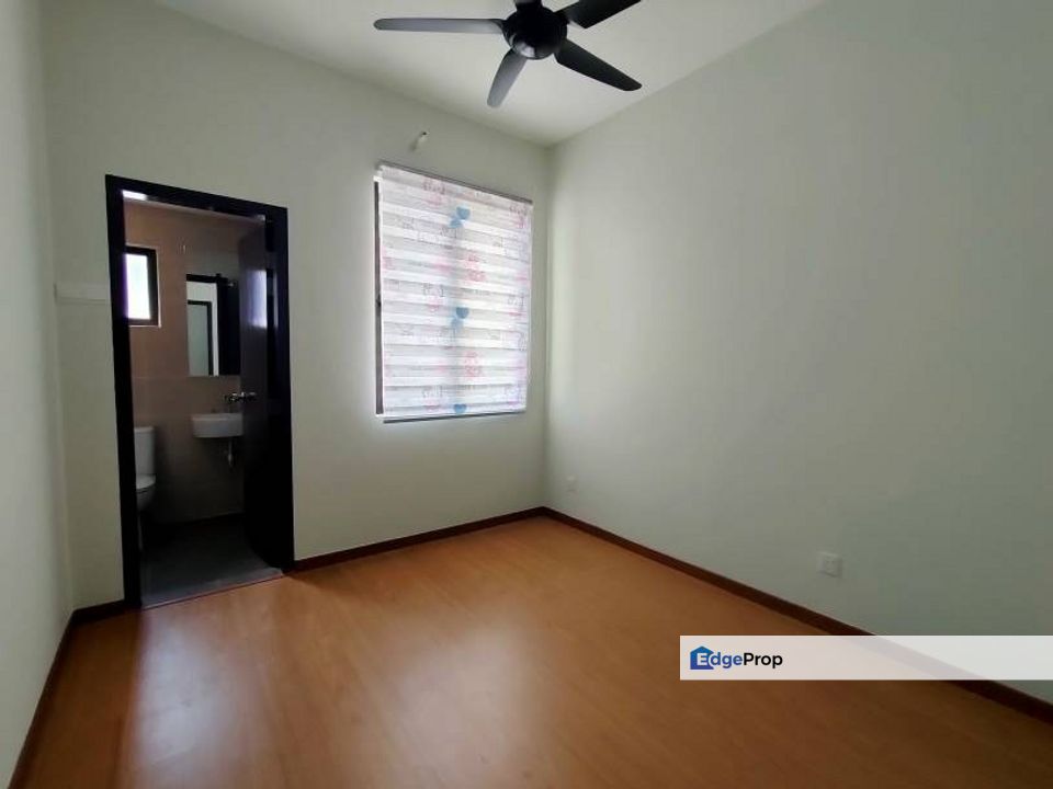 Puncak Bestari Azalea, Selangor, Bandar Puncak Alam