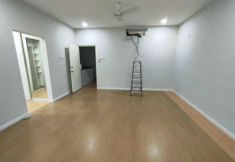 Newly Painted 2 Storey Bukit Jelutong U8 Shah Alam