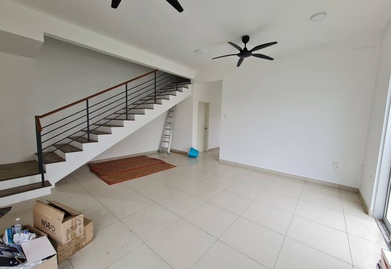 Halya @ Daunan Worldwide