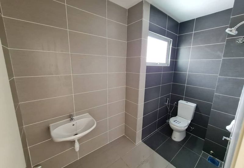 Halya @ Daunan Worldwide