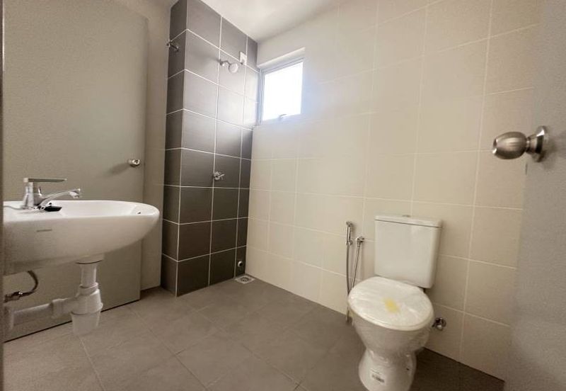 Halya 2 @ Daunan Worldwide