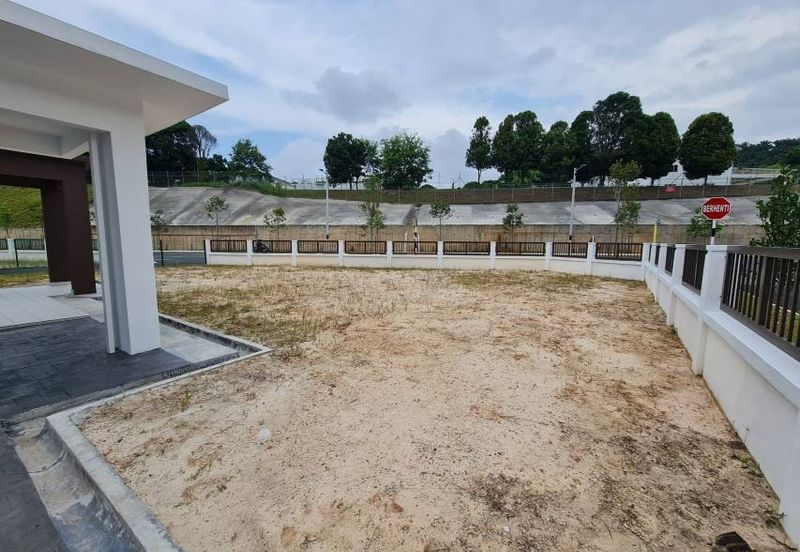 Iris @ Bandar Hillpark