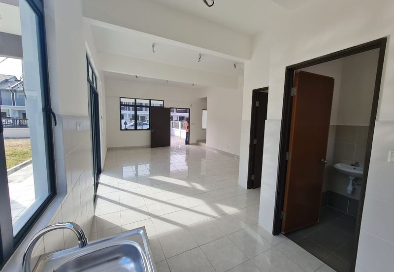 Iris @ Bandar Hillpark