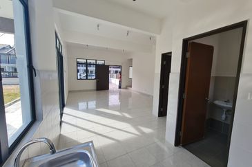 Iris @ Bandar Hillpark