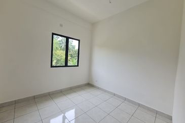 Iris @ Bandar Hillpark