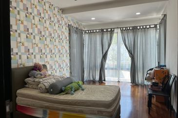 Duta Villa, Setia Alam